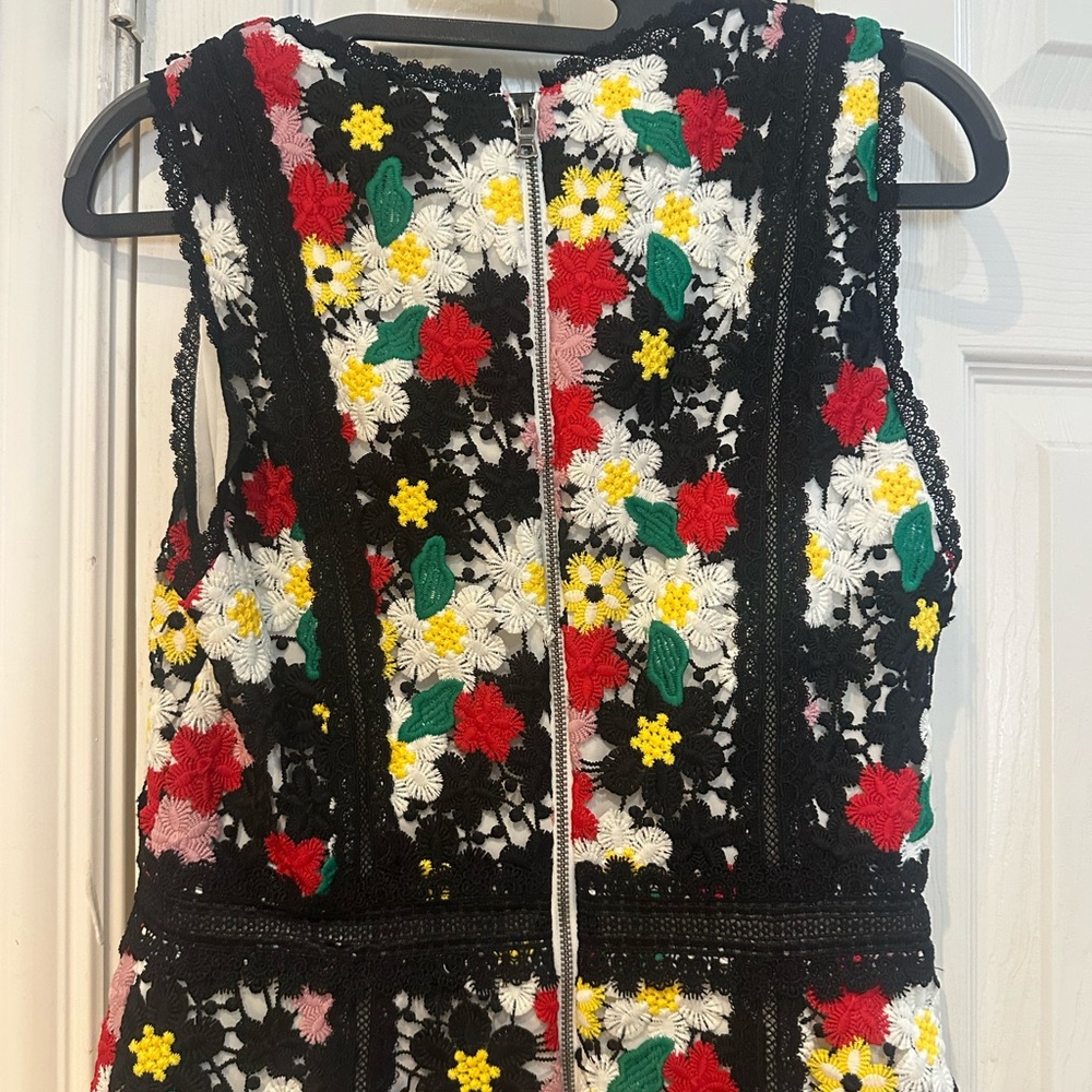 Alice + Olivia Black and White Lace Dress - Picture 5 of 7